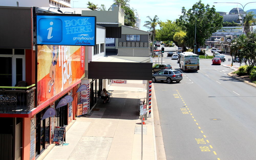 Хостел The Jack Backpackers Кэрнс Экстерьер фото